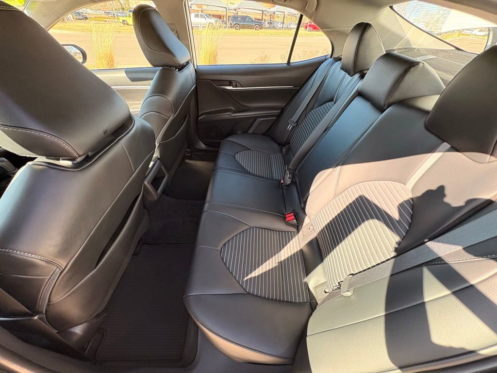 Used 2023 Toyota Camry SE image 30