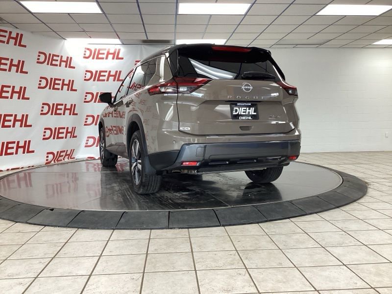 Used 2025 Nissan Rogue SL w/ SL Premium Package AWD/4WD image 5