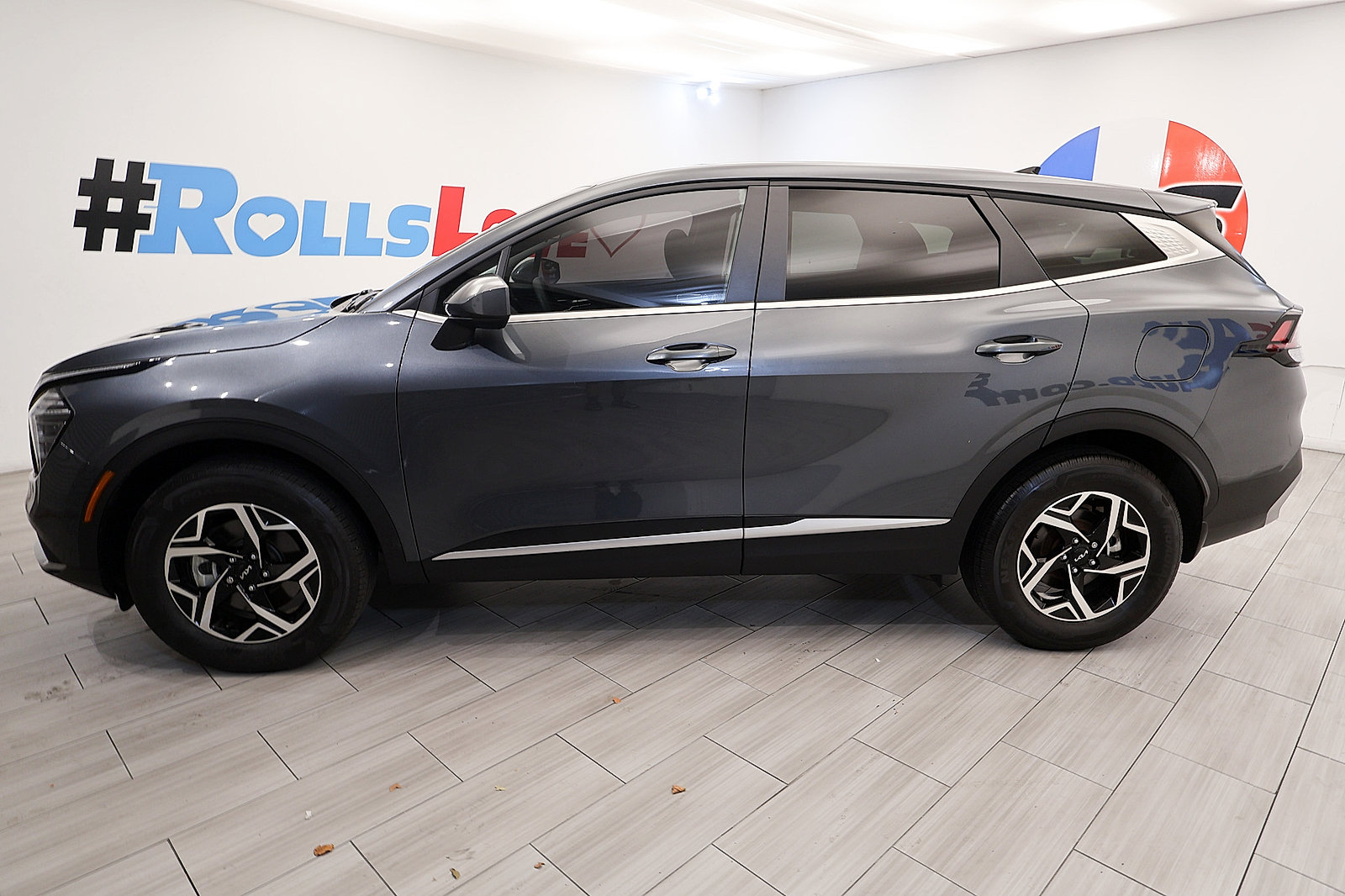 Used 2024 Kia Sportage LX AWD/4WD image 2