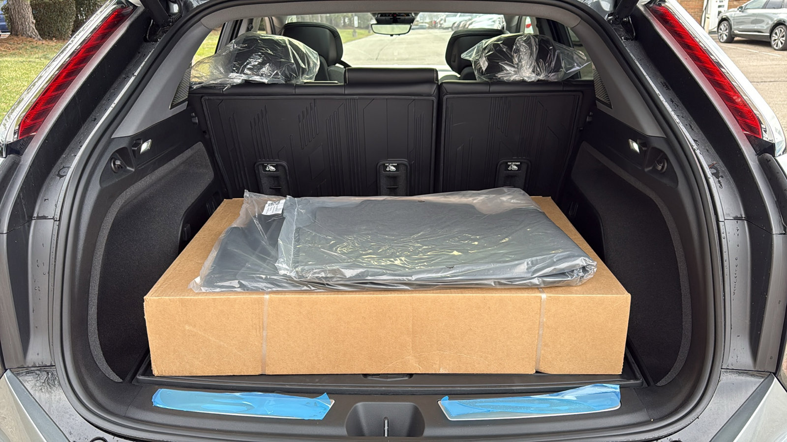 New 2026 Cadillac Optiq Luxury 1 image 32