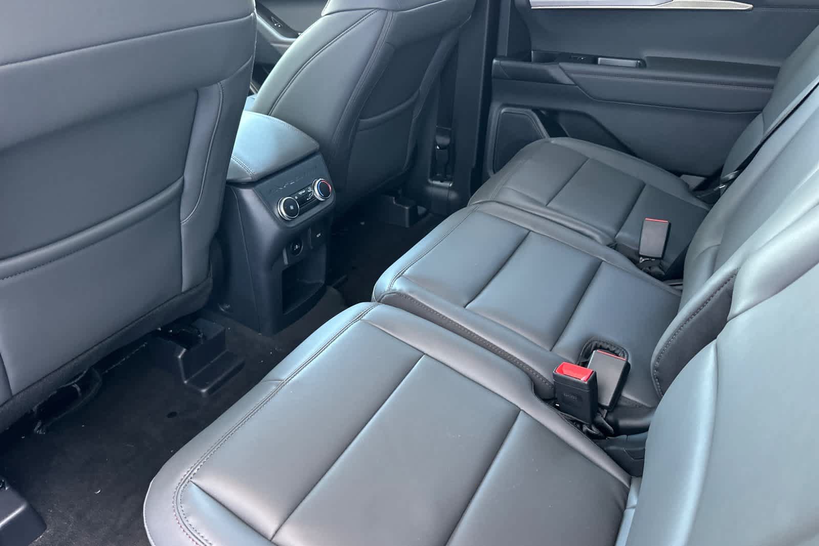 New 2026 Ford Explorer Active w/ Active Comfort Package RWD image 4