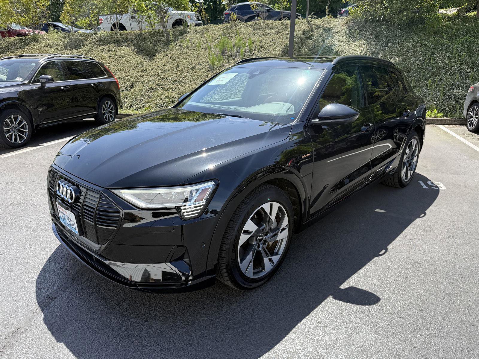 Used 2022 Audi e-tron Premium AWD/4WD image 1