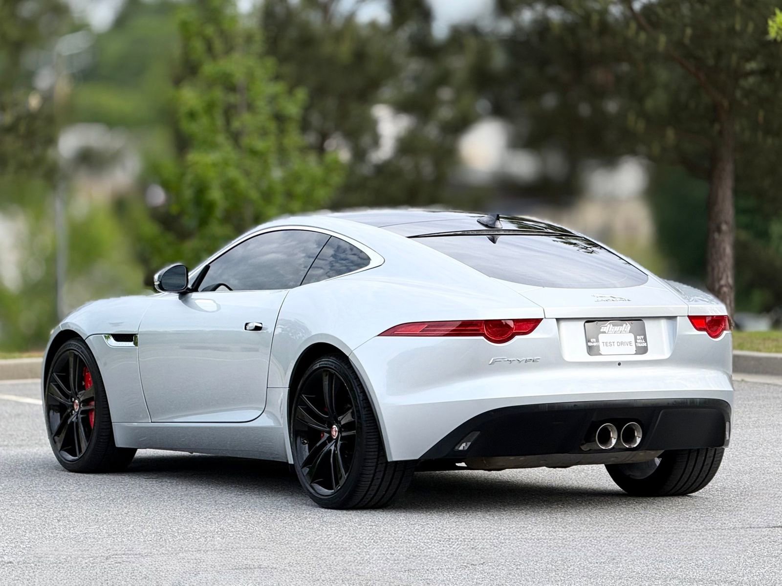 Used 2017 Jaguar F-TYPE Coupe RWD image 10
