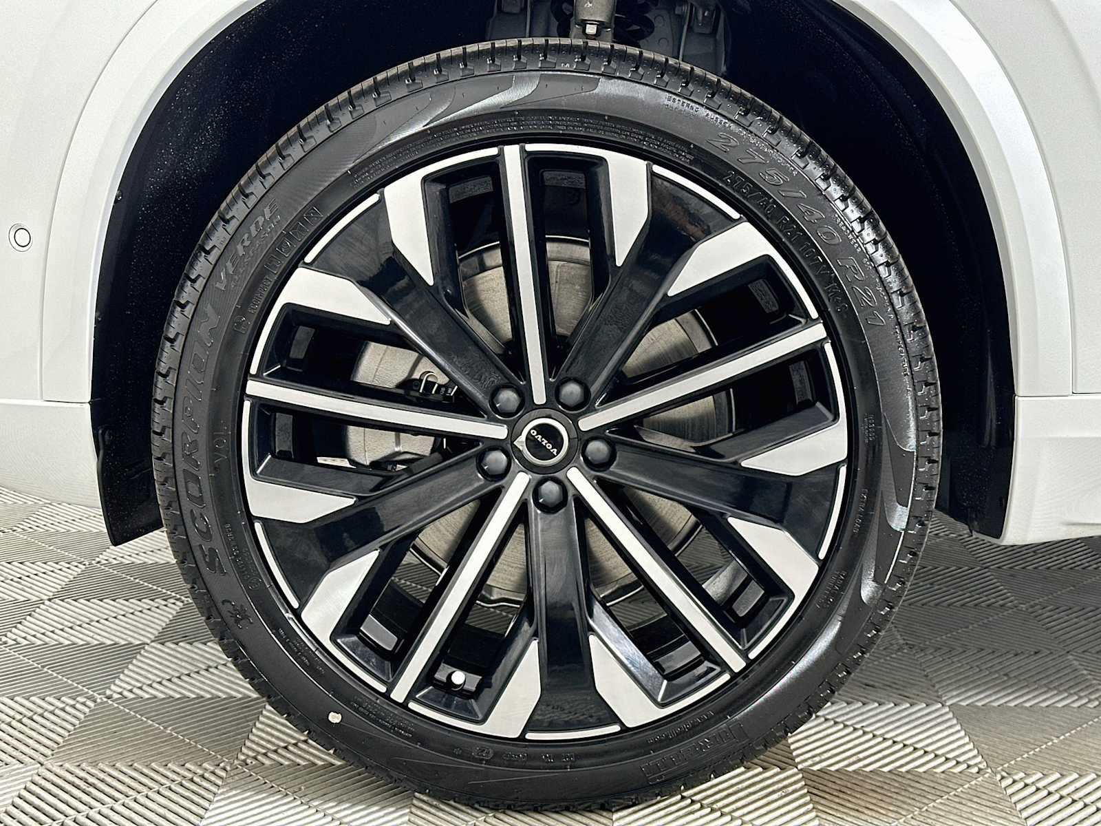 New 2027 Volvo XC90 B5 Plus AWD/4WD image 30