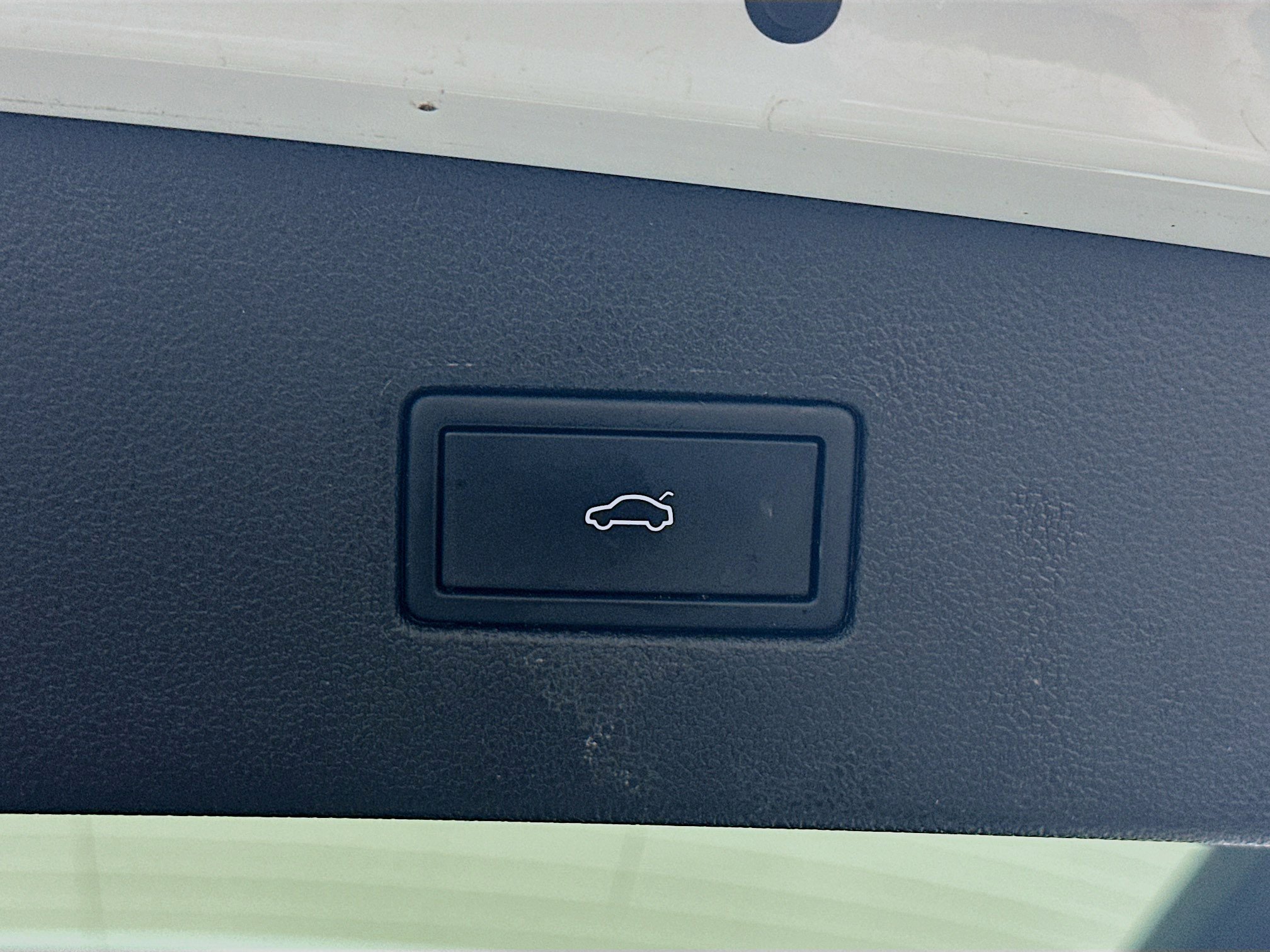 Used 2024 Volkswagen Tiguan SE image 30