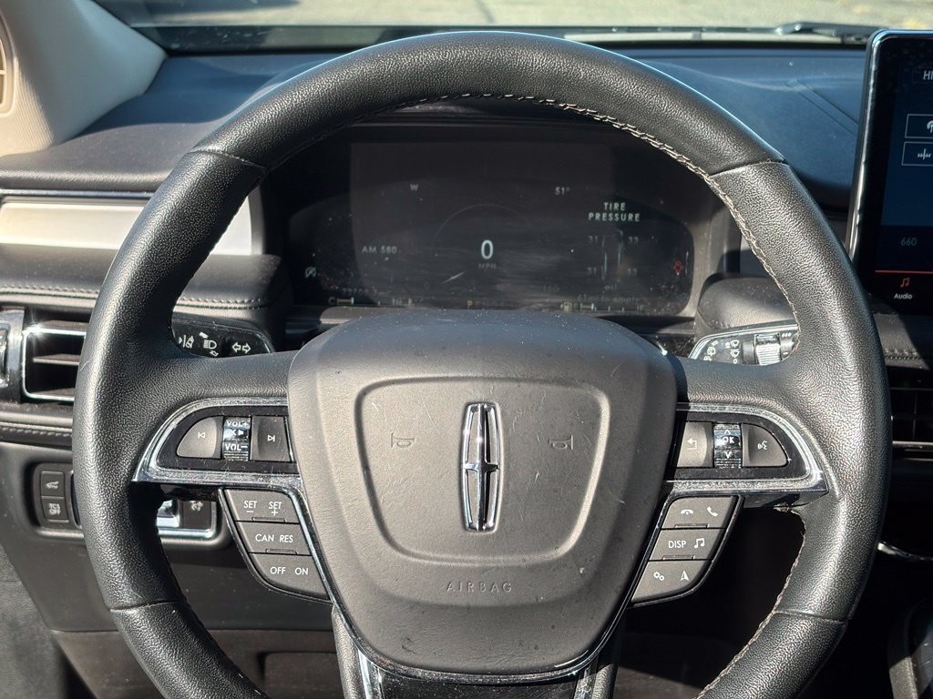 Used 2023 Lincoln Nautilus AWD w/ Premium Package image 17