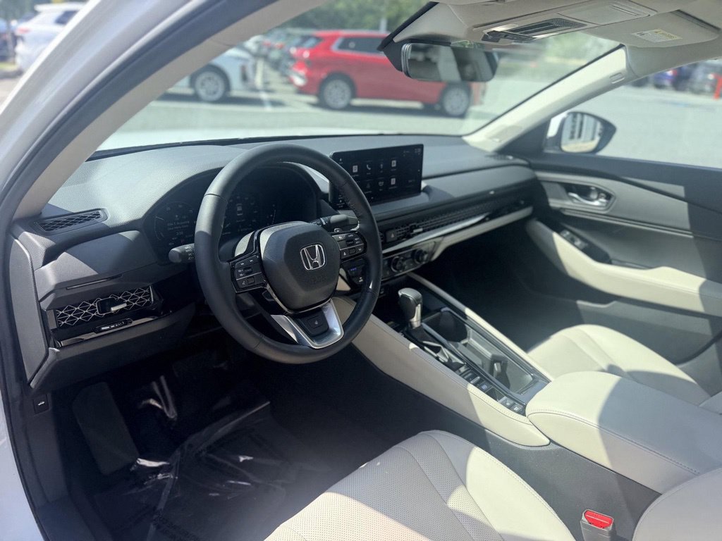 Used 2025 Honda Accord Touring image 13
