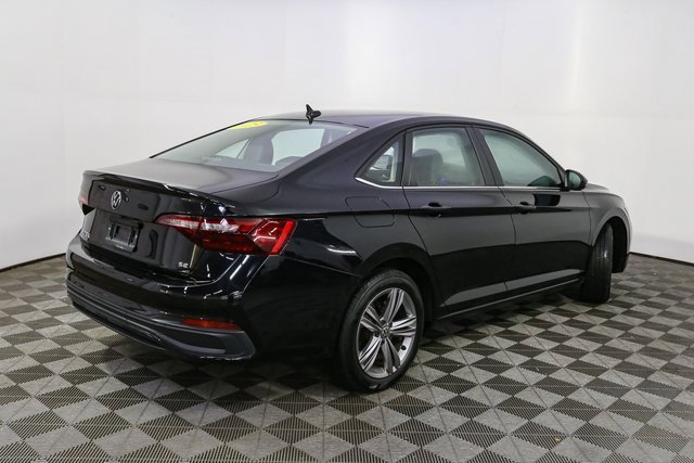 Used 2023 Volkswagen Jetta SE image 12