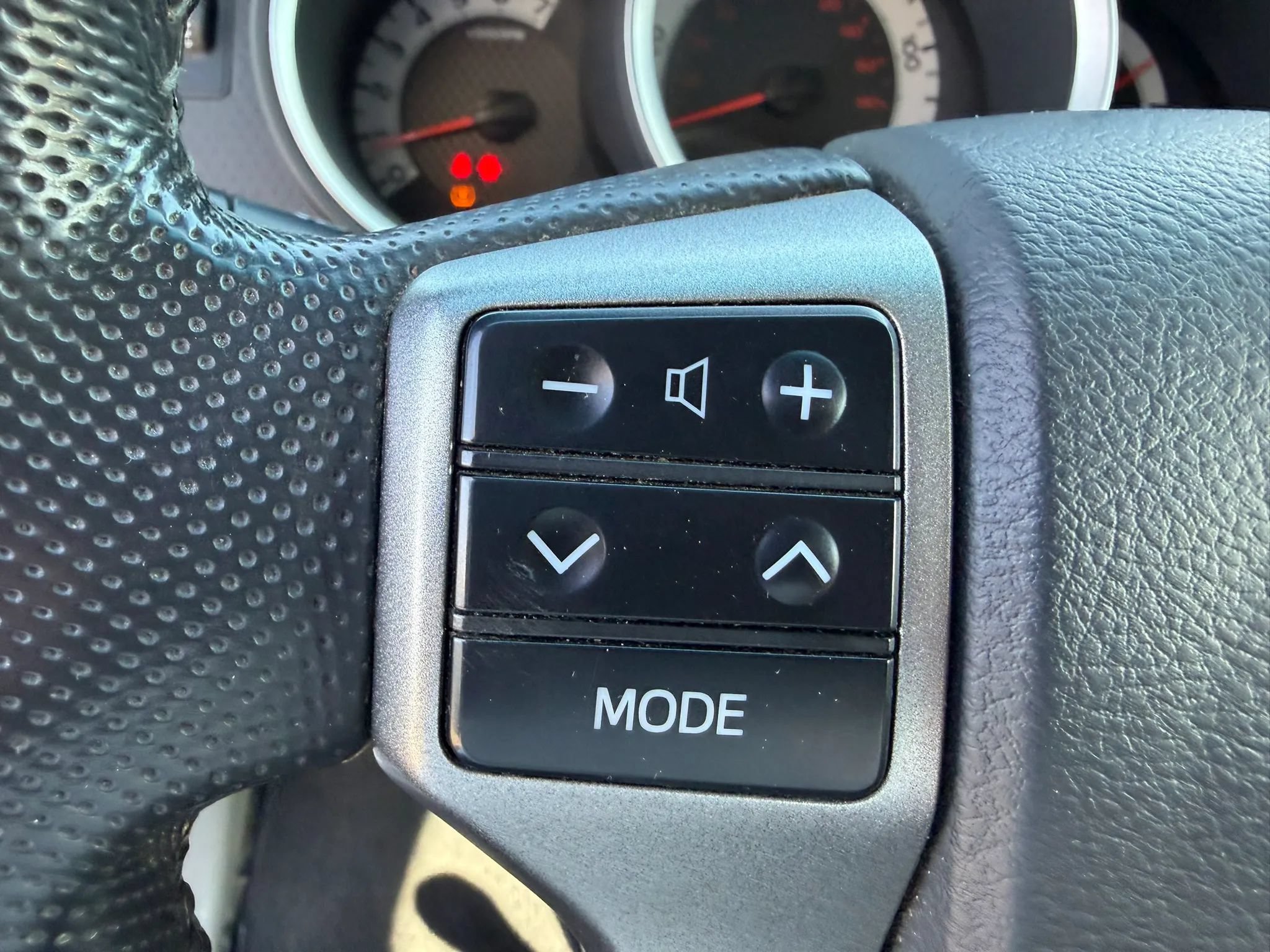 Used 2012 Toyota Tacoma 4x4 Access Cab V6 w/ TRD Off-Road Pkg image 34