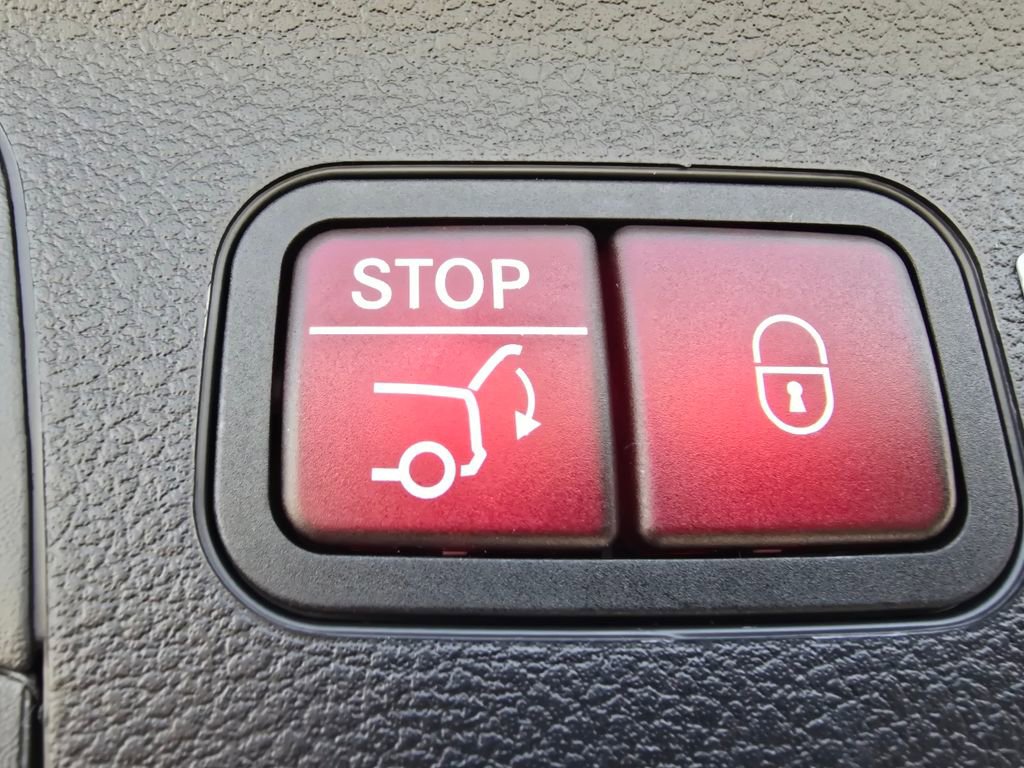 New 2026 Mercedes-Benz GLS 450 4MATIC image 19