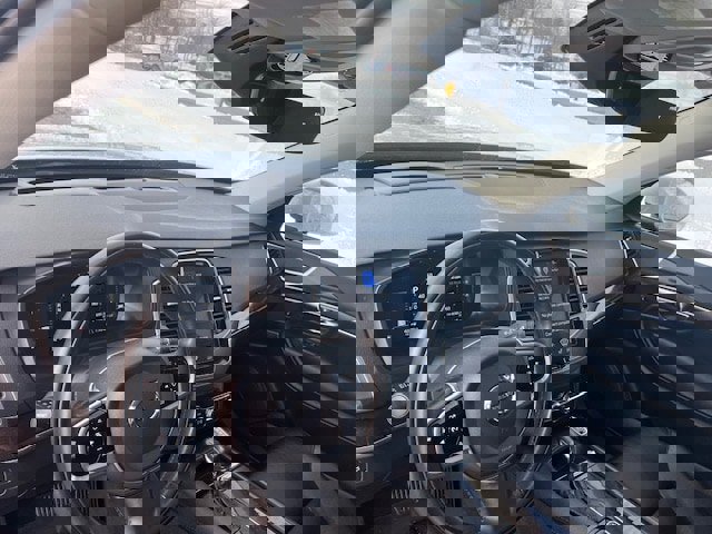 Used 2019 Volvo XC90 T5 Momentum w/ Protection Package image 16