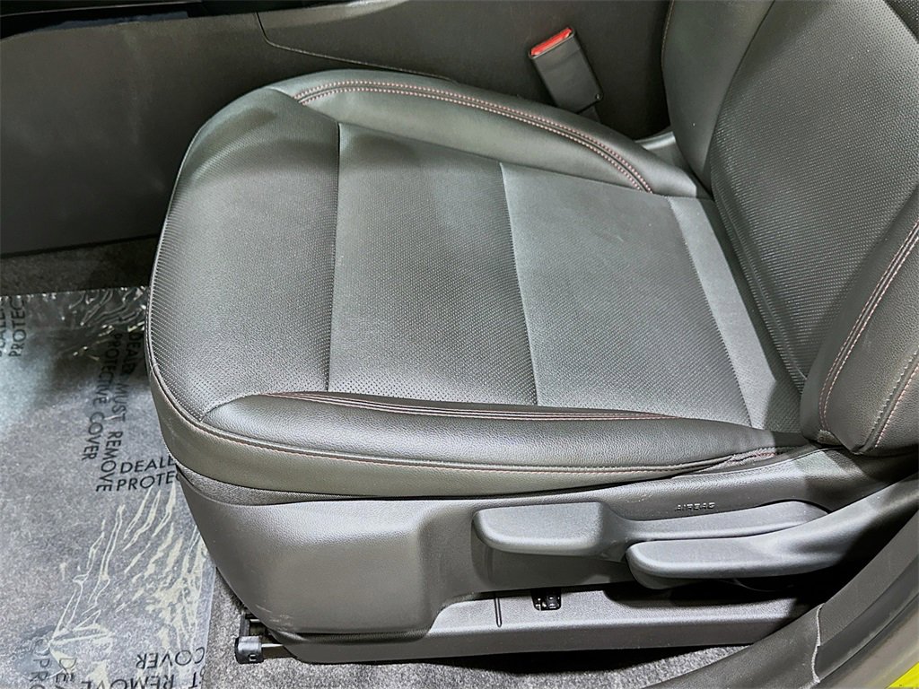 Used 2025 Chevrolet Trax RS w/ Driver Confidence Package image 18