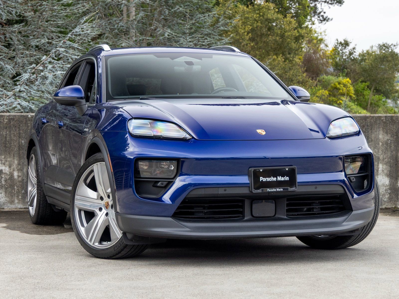Used 2024 Porsche Macan 4 Electric image 6