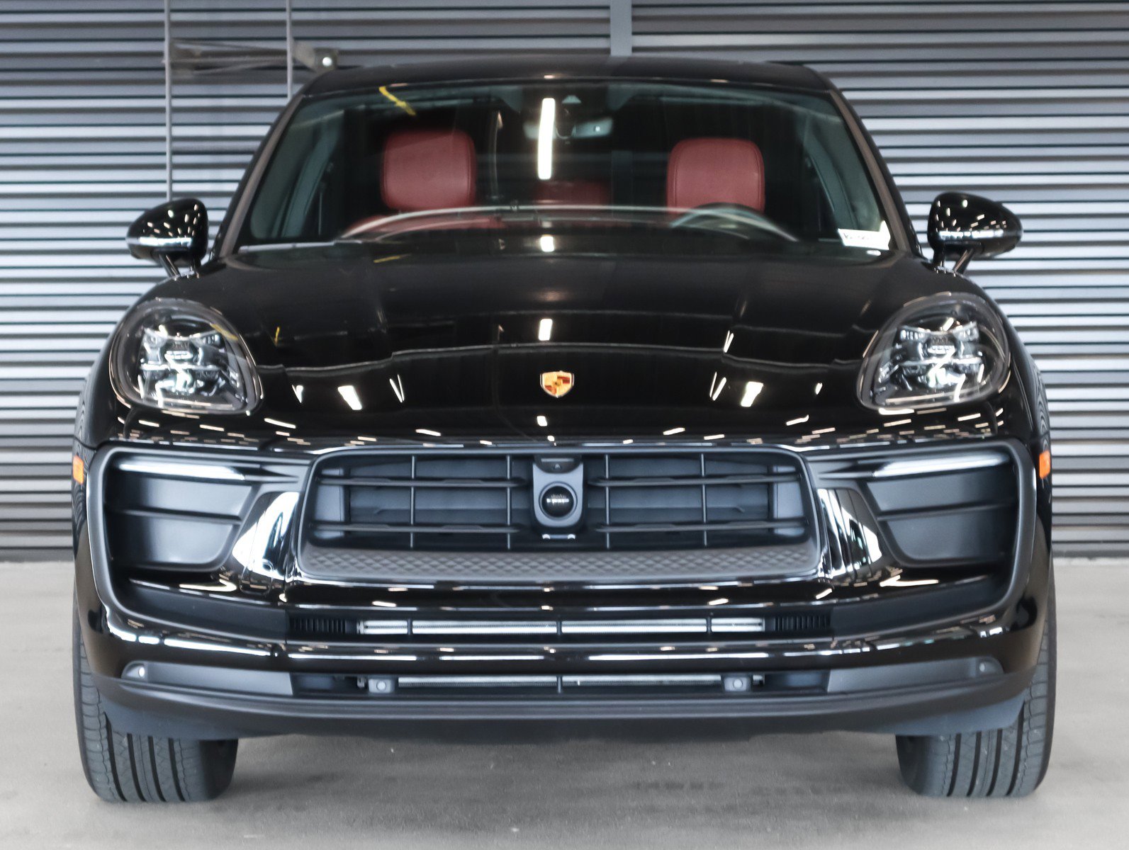 Certified 2023 Porsche Macan AWD/4WD image 8