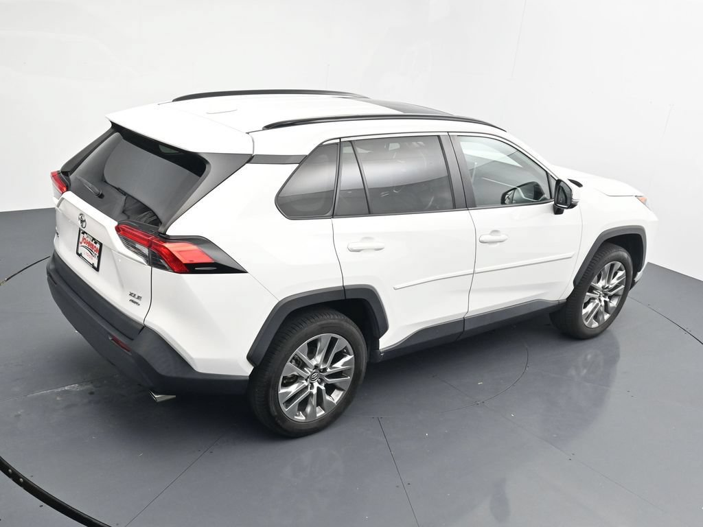 Used 2019 Toyota RAV4 XLE Premium w/ Cold Weather Package AWD/4WD image 34