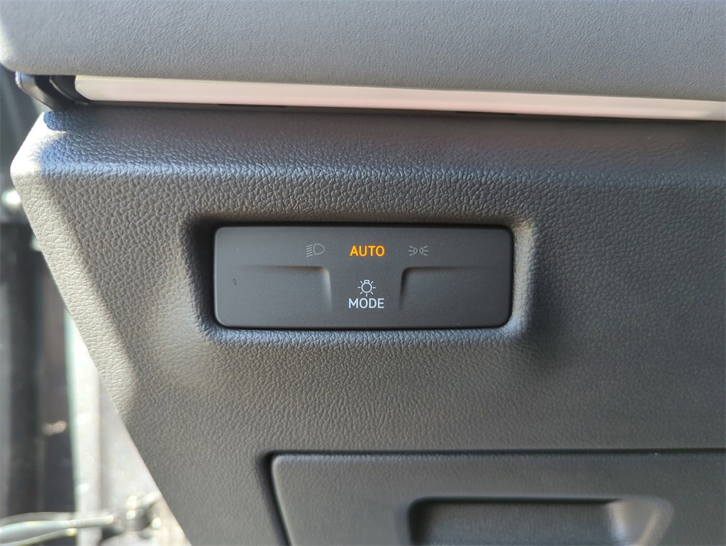 New 2026 Volkswagen Tiguan SE R-Line image 31