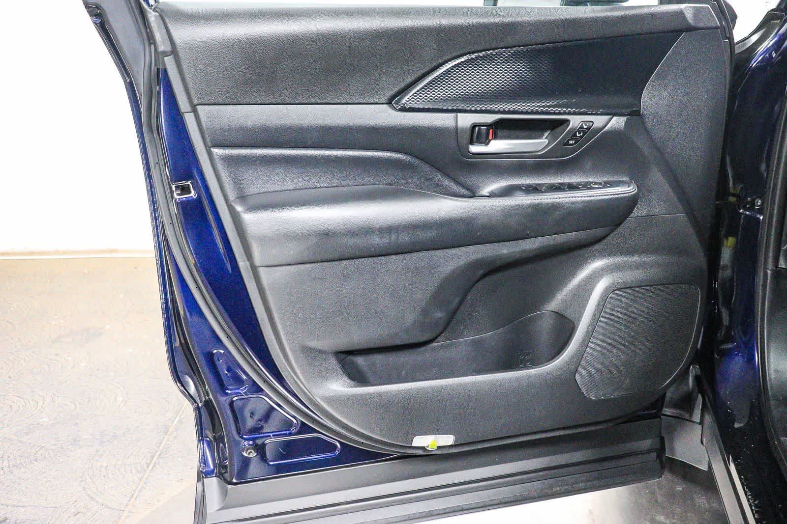Certified 2024 Toyota Grand Highlander AWD Hybrid image 25