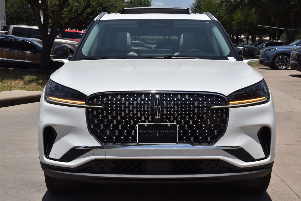 New 2026 Lincoln Aviator 2WD image 2