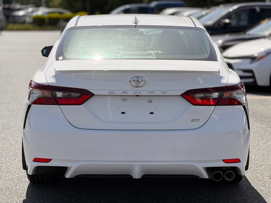 Used 2024 Toyota Camry SE FWD image 3