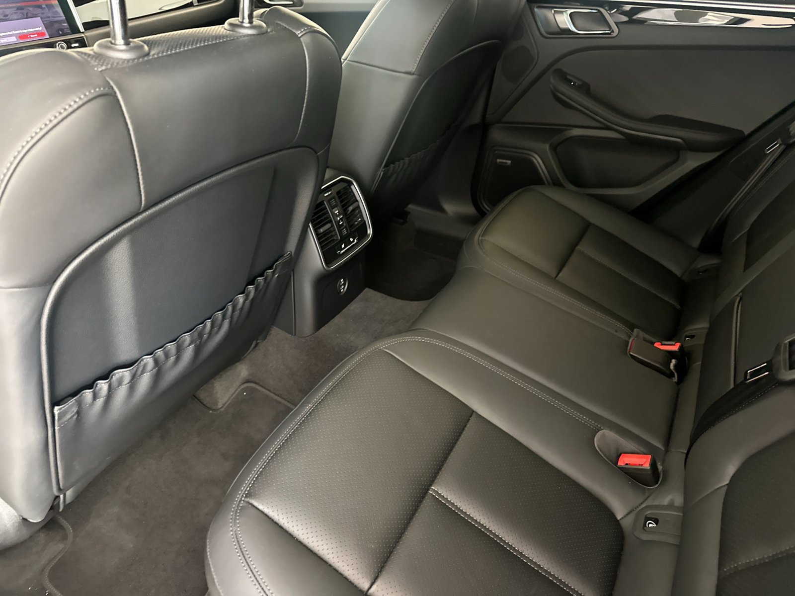 Used 2026 Porsche Macan Turbo AWD/4WD image 13