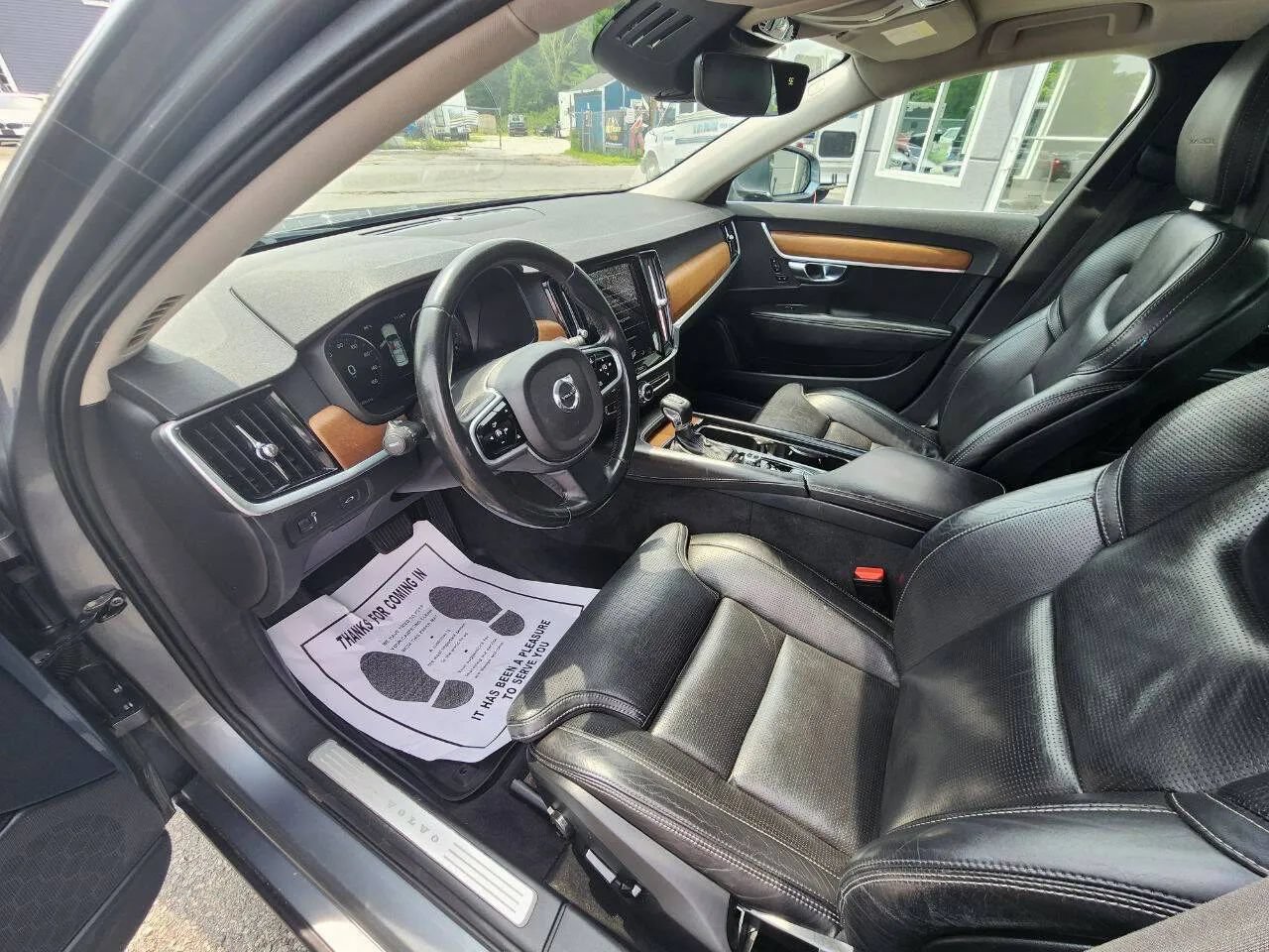 Used 2017 Volvo S90 T5 Inscription w/ Vision Package FWD image 9
