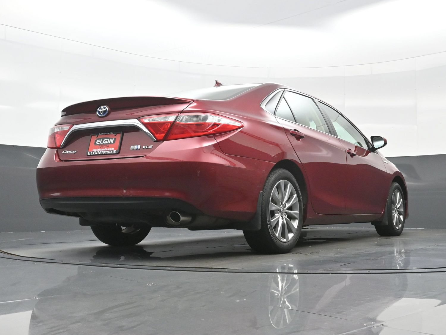 Used 2017 Toyota Camry XLE w/ Moonroof Package FWD image 33