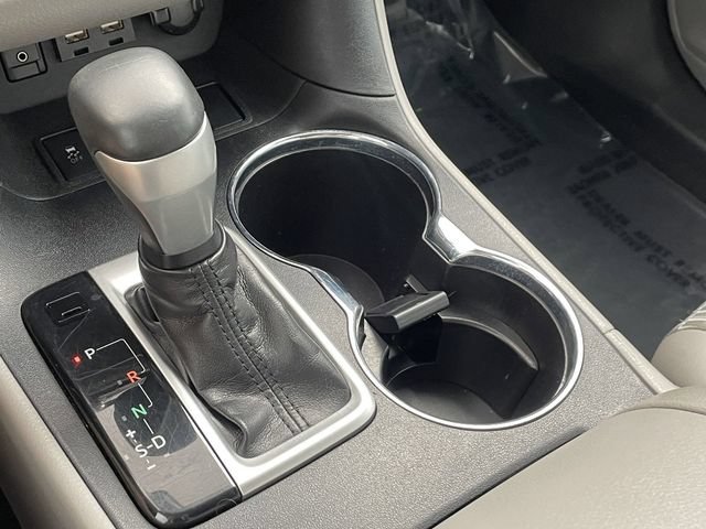 Certified 2019 Toyota Highlander Plus FWD image 27