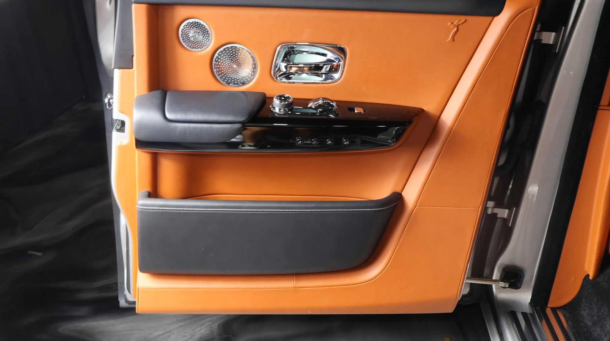Used 2018 Rolls-Royce Phantom Sedan RWD image 20