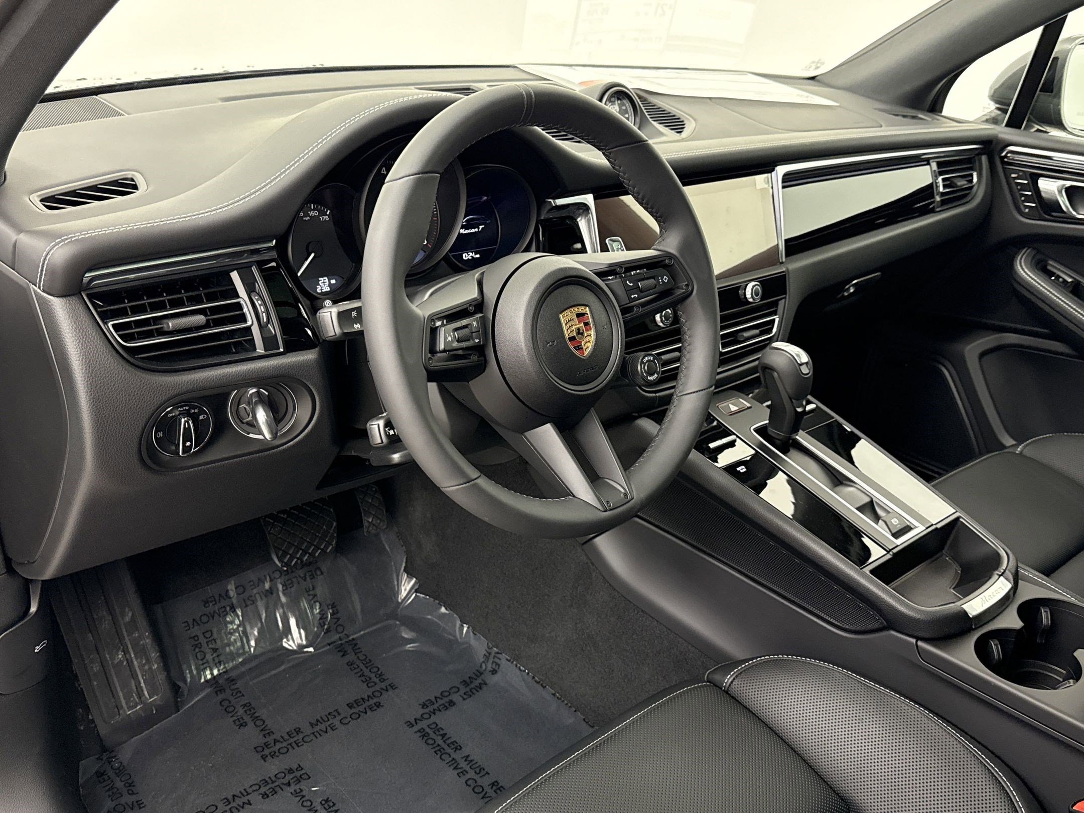 Used 2025 Porsche Macan Turbo image 4