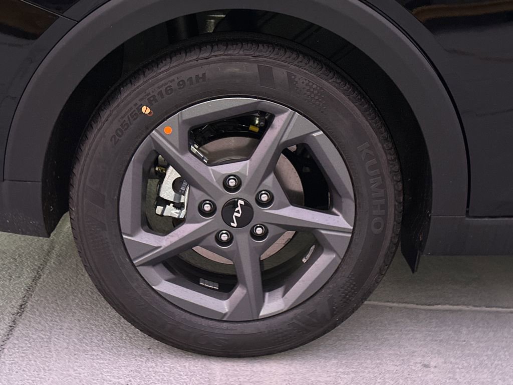 New 2025 Kia K4 LXS image 7