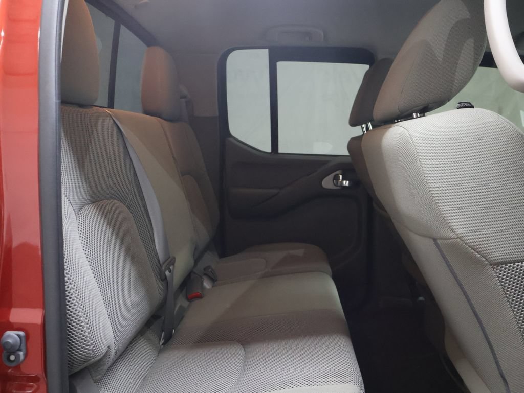 Used 2018 Nissan Frontier SV AWD/4WD image 12
