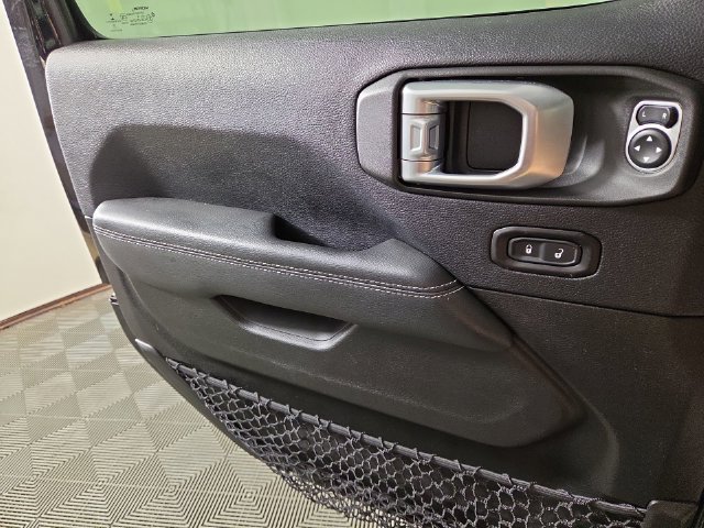 Used 2019 Jeep Wrangler Unlimited Sahara w/ Quick Order Package 24M Moab AWD/4WD image 30