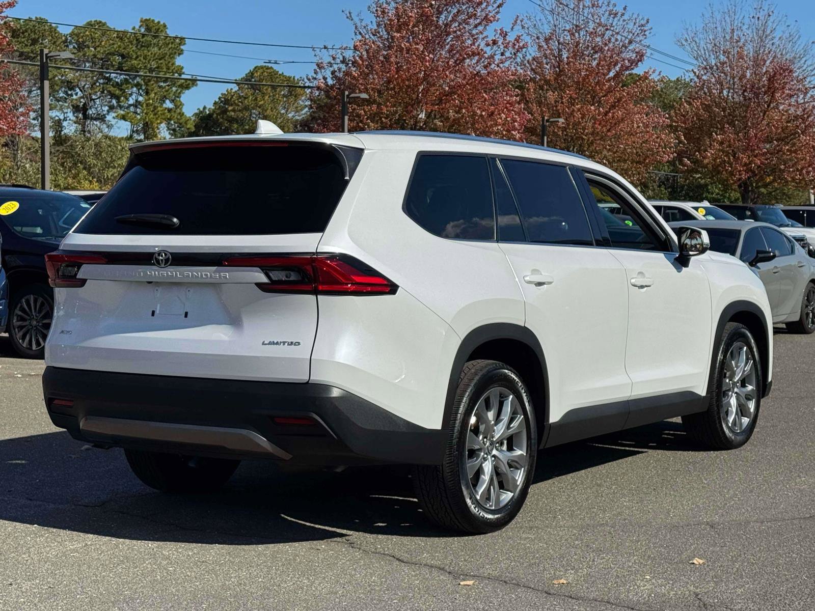 Used 2024 Toyota Grand Highlander AWD image 4
