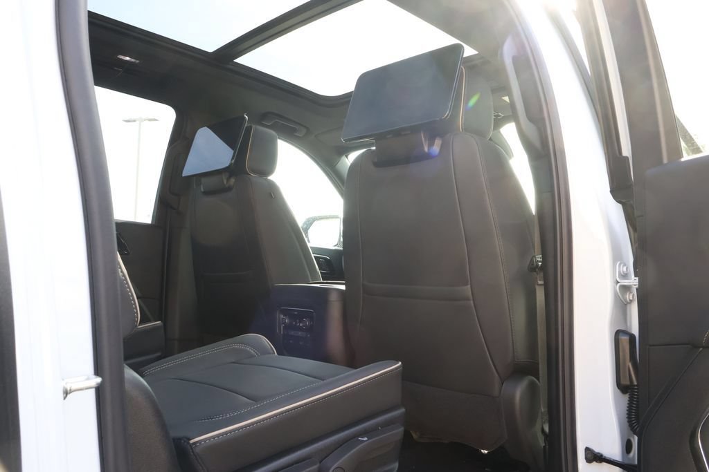 New 2026 Chevrolet Suburban Premier AWD/4WD image 43