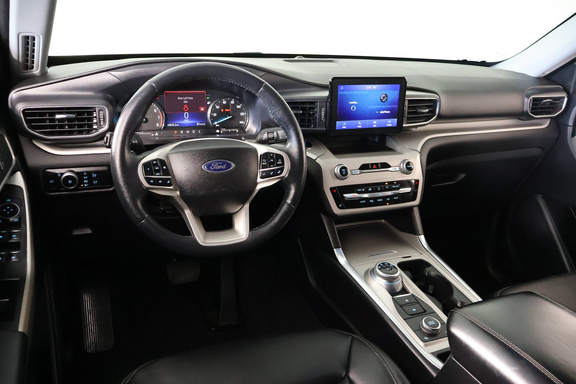 Used 2023 Ford Explorer XLT w/ Equipment Group 202A AWD/4WD image 2