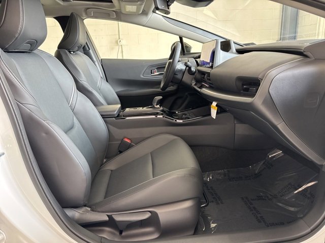 Used 2025 Toyota Prius LE image 50