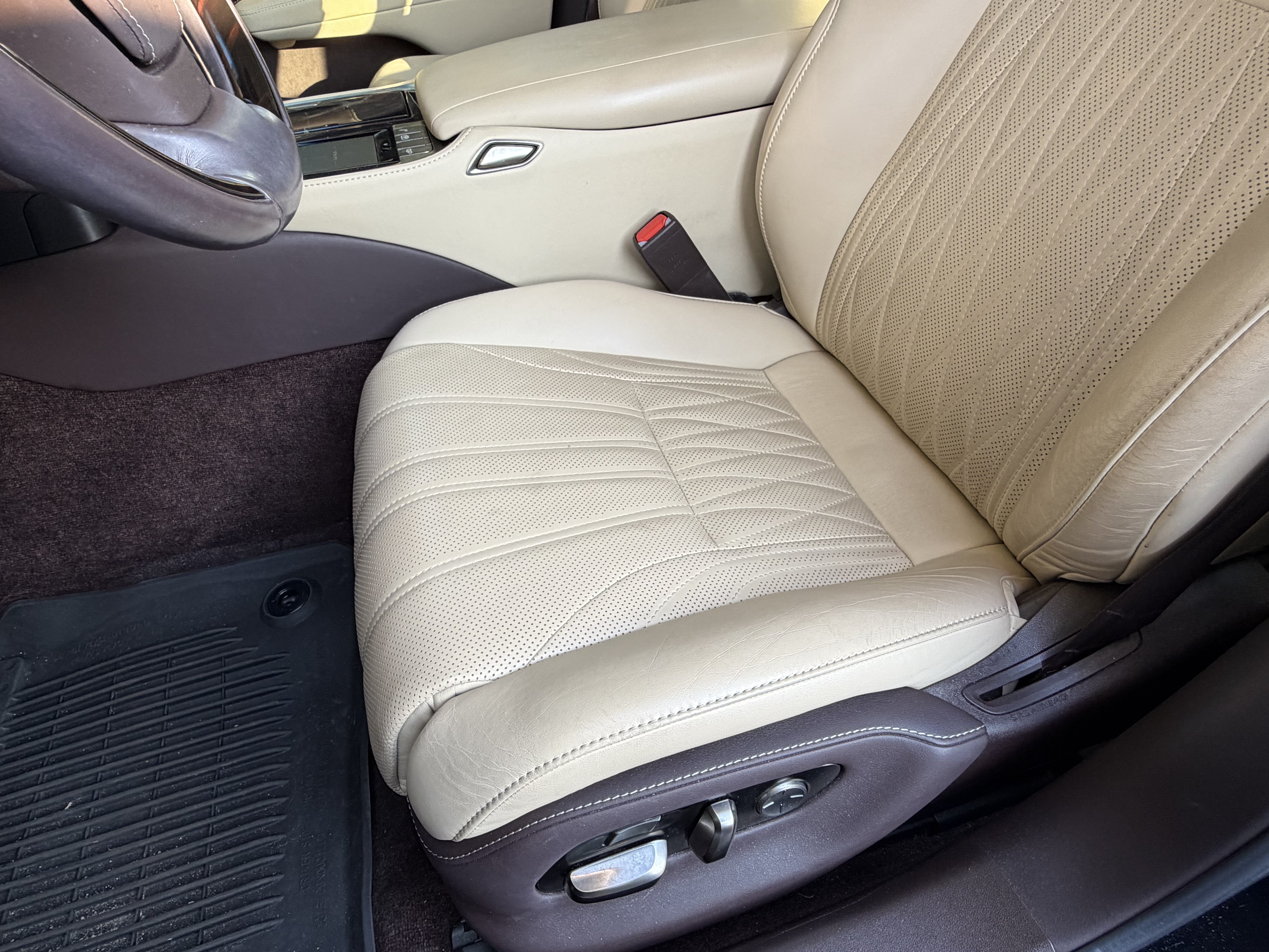 Used 2019 Lexus LS 500 w/ Interior Upgrade Package RWD image 17