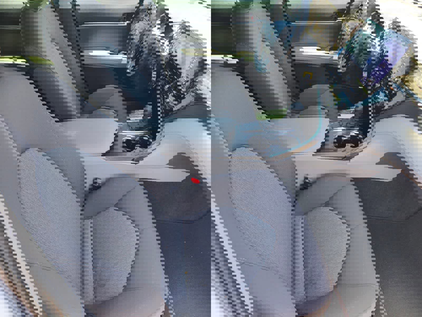 Used 2022 Toyota Camry LE FWD image 13