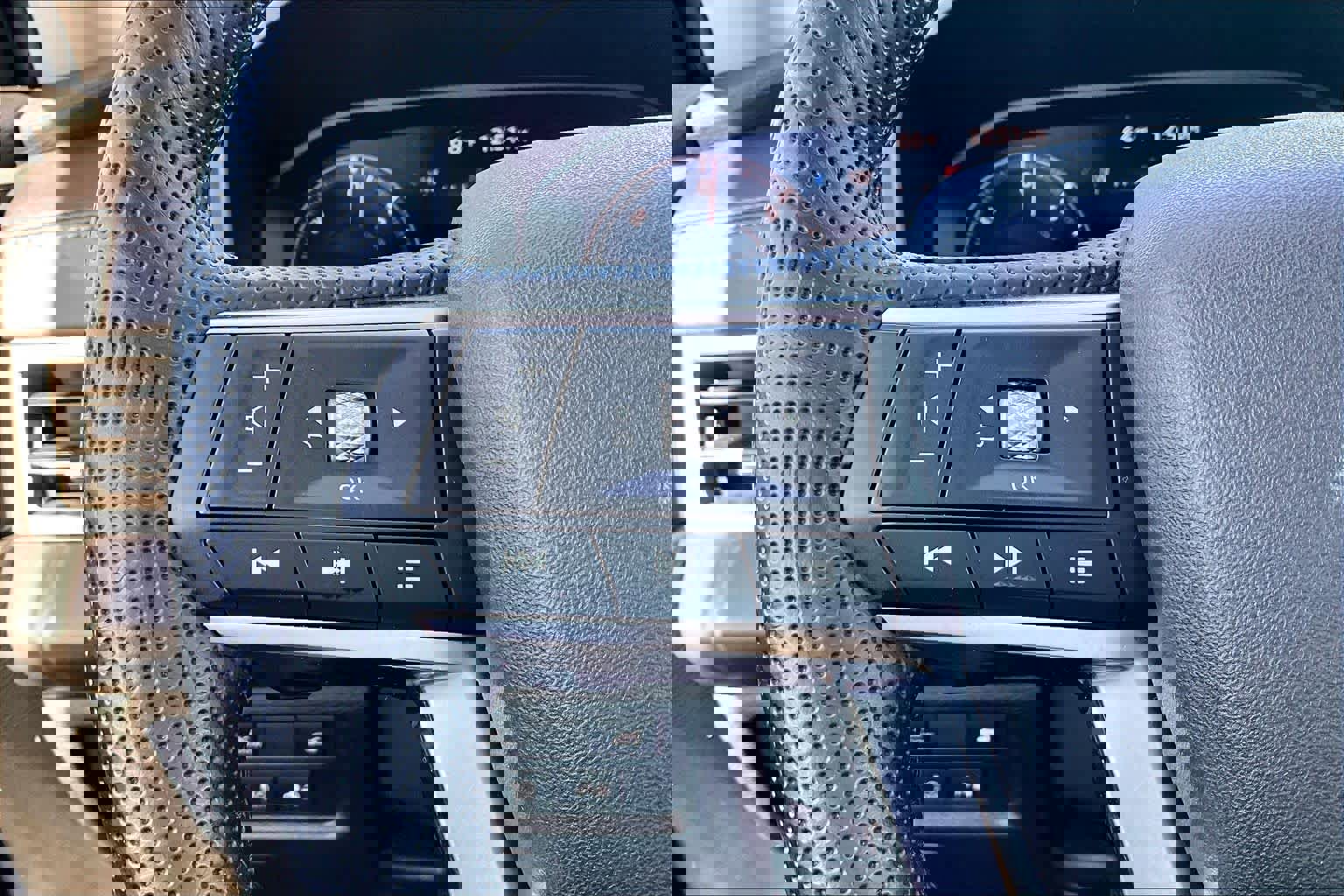 Used 2023 Mitsubishi Outlander SEL image 46