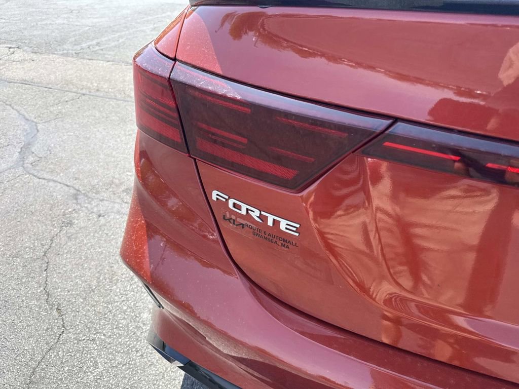 Used 2023 Kia Forte GT-Line w/ GT-Line Technology Package FWD image 5