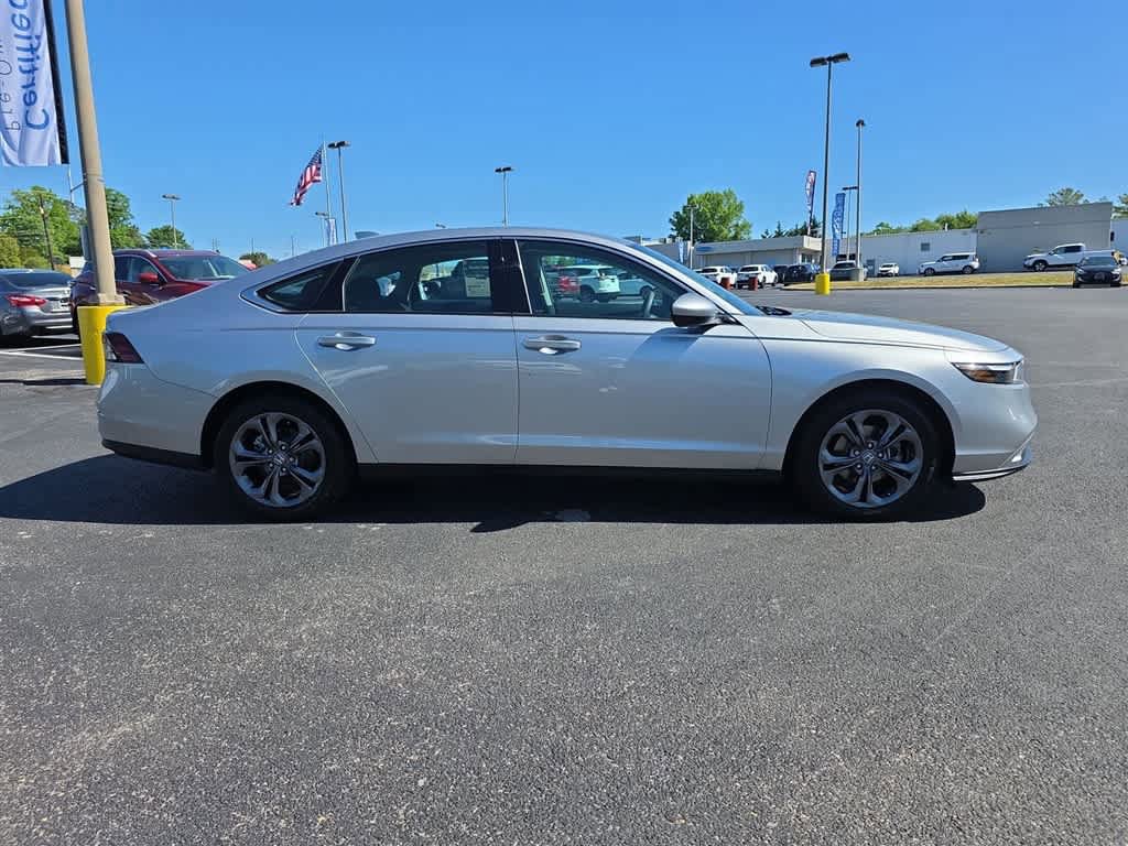 Used 2023 Honda Accord EX image 2