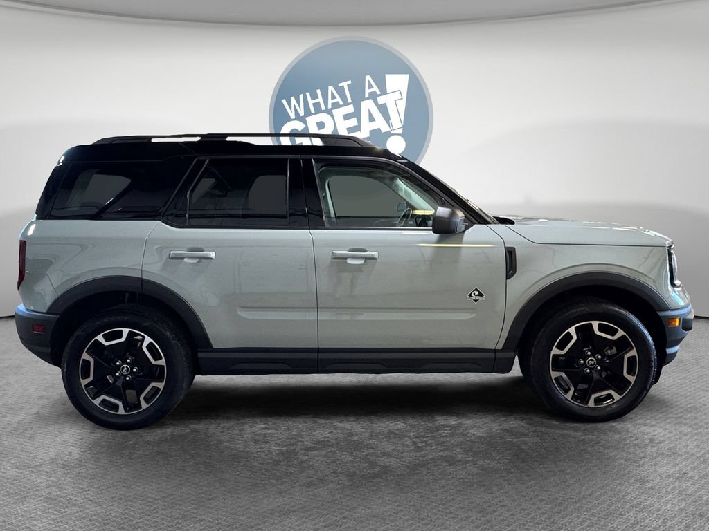 Used 2021 Ford Bronco Sport Outer Banks w/ Outer Banks Package AWD/4WD image 2