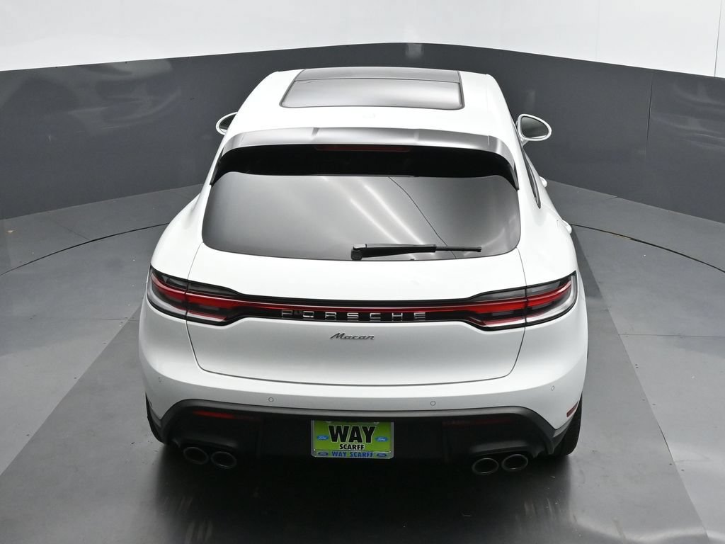 Used 2025 Porsche Macan AWD/4WD image 39