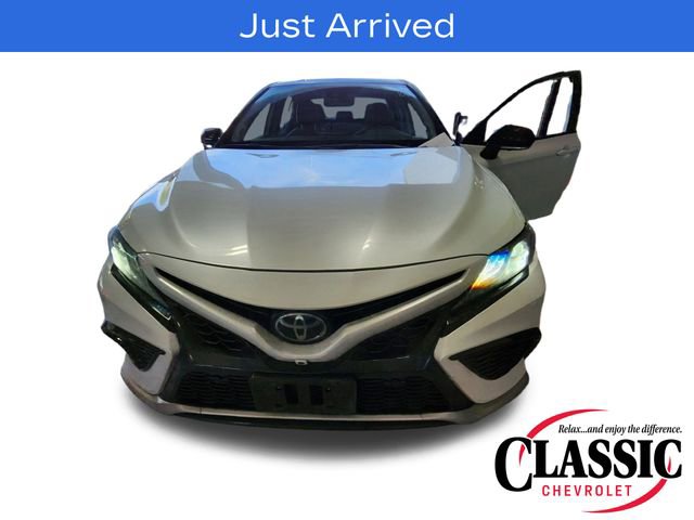 Used 2023 Toyota Camry XSE w/ Navigation Package FWD image 3