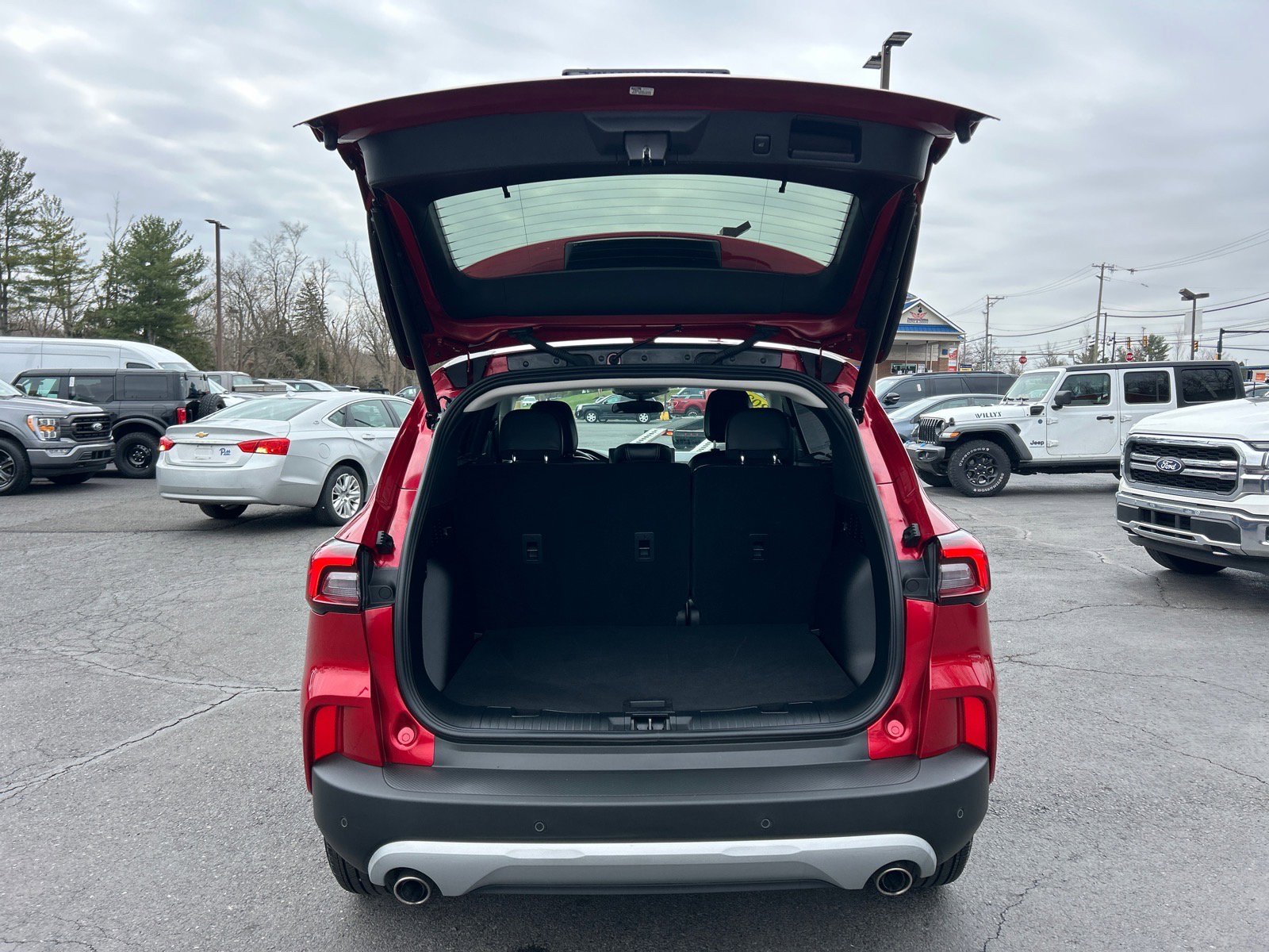 Certified 2024 Ford Escape SE image 12