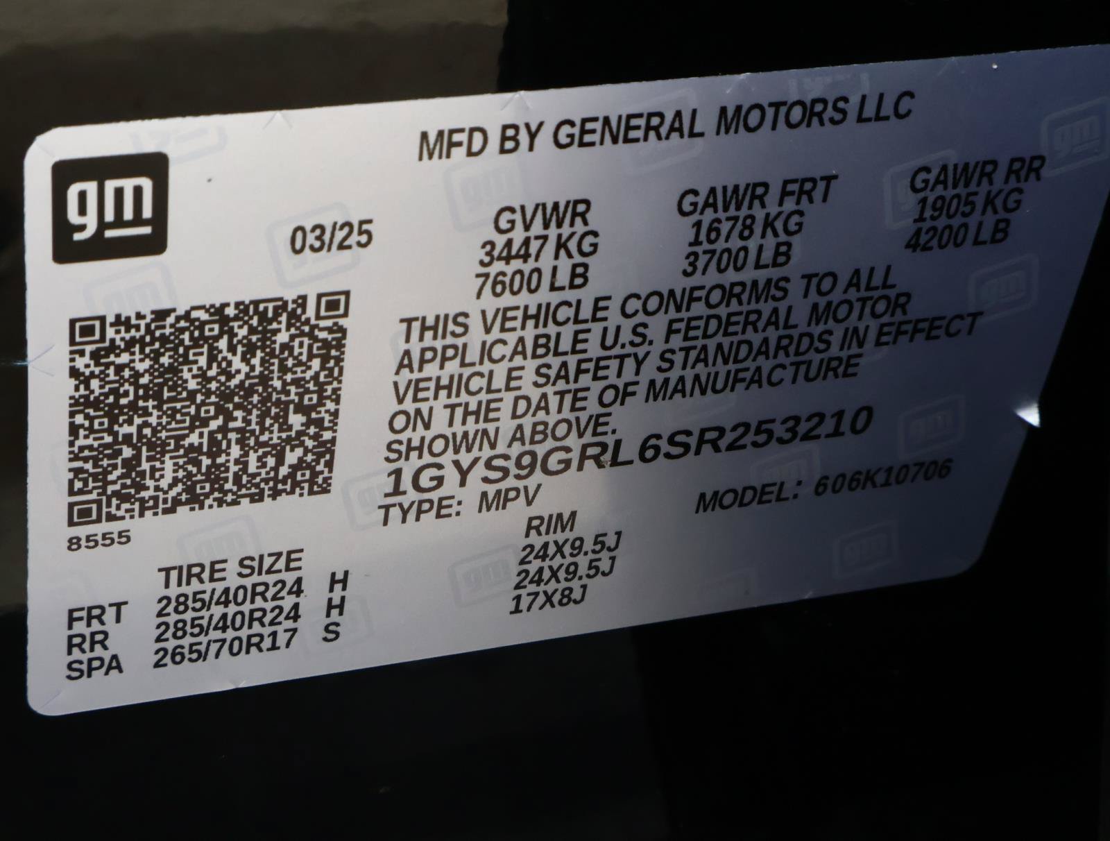 Used 2025 Cadillac Escalade Sport Platinum w/ LPO, Floor Liner Package AWD/4WD image 33