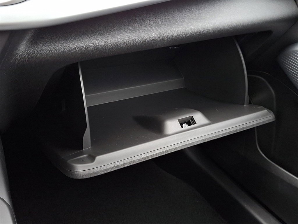 Used 2024 Chevrolet Trax RS w/ Sunroof Package image 27