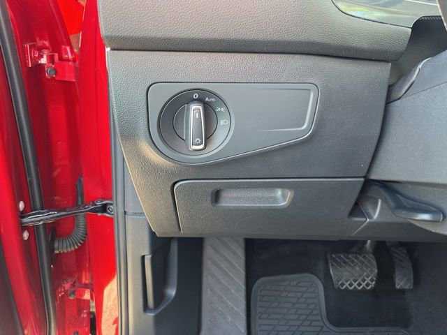 Used 2023 Volkswagen Tiguan SE w/ Panoramic Sunroof Package image 31