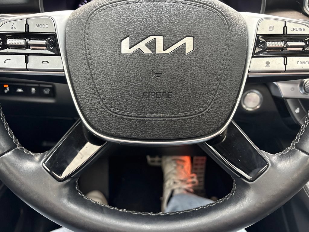 Certified 2022 Kia Telluride SX w/ SX Prestige Package AWD/4WD image 15