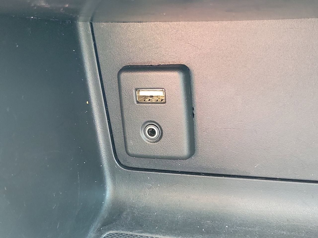 Used 2016 Chevrolet Colorado LT w/ LT Convenience Package image 24